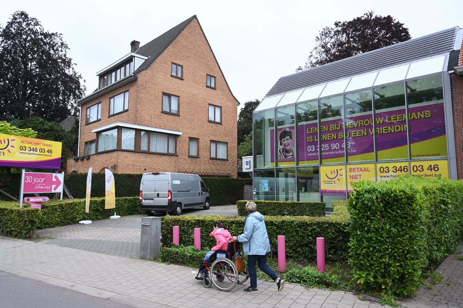 lening mevrouw leemans